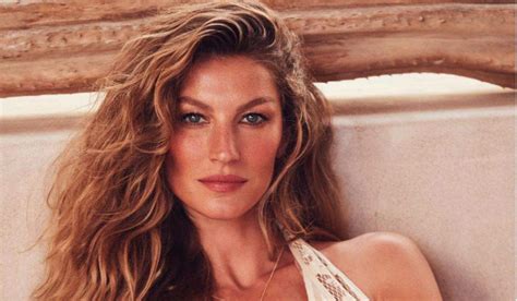 Gisele Bündchen sizzles in plunging thong swimsuit